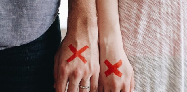 hands-1246170_960_720-900×444